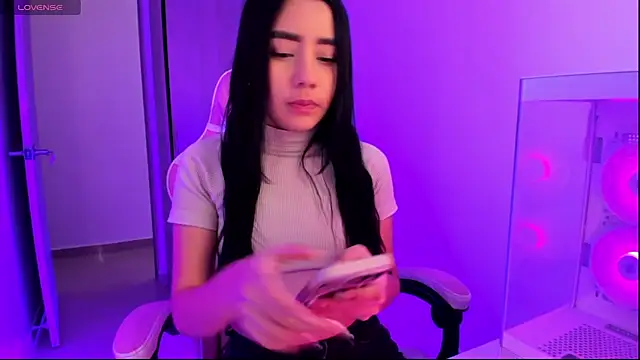 ISABELFORYOU03 online show from April 2, 2026, 6:05 pm