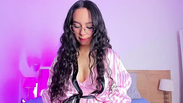 DaphneValucci online show from May 13, 2026, 7:55 pm