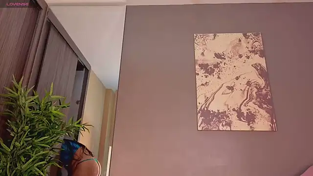 Snapshot of AlisonRose_ chatting on June 11, 2026, 10:30 pm AlisonRose online show from June 11, 2026, 10:30 pm