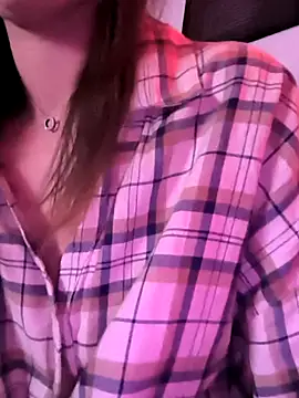 ulika 200419 online show from April 4, 2026, 3:49 am