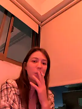 ulika 200419 online show from April 16, 2026, 12:33 am