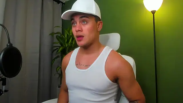 Snapshot of danny_smith24 chatting on April 13, 2026, 2:28 am danny smith24 online show from April 13, 2026, 2:28 am