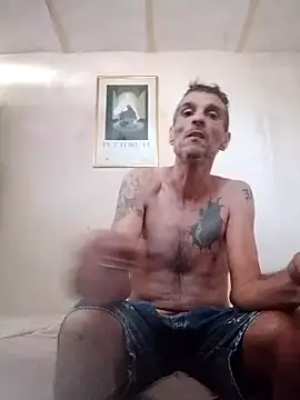 Guillelp online show from April 24, 2026, 6:43 pm