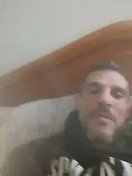 Guillelp online show from May 20, 2026, 11:44 pm