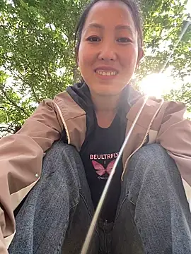 Huonglyna online show from April 4, 2026, 1:48 am