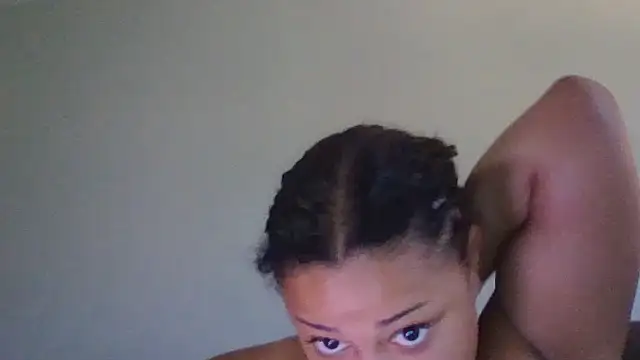 Snapshot of madzbailey chatting on July 7, 2026, 8:02 pm madzbailey online show from July 7, 2026, 8:02 pm
