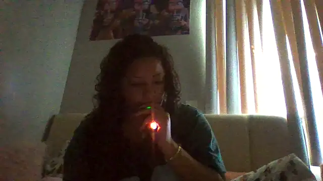 Snapshot of madzbailey chatting on July 13, 2026, 5:05 pm madzbailey online show from July 13, 2026, 5:05 pm