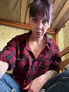 Snapshot of Bella_heart chatting on April 10, 2026, 12:10 pm Bella heart online show from April 10, 2026, 12:10 pm