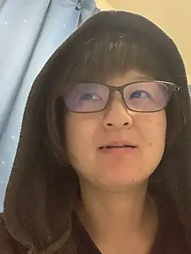 HiRo0402 online show from April 3, 2026, 12:58 pm