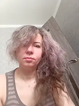 TaynaSecret online show from April 3, 2026, 5:16 am