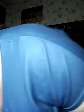 Snapshot of AuroKaria chatting on April 8, 2026, 4:07 pm AuroKaria online show from April 8, 2026, 4:07 pm