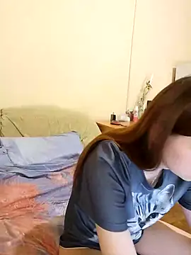 JessicaHolland1 online show from April 13, 2026, 5:29 pm
