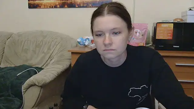 JessicaHolland1 online show from May 29, 2026, 6:39 pm