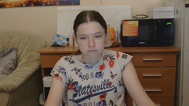 JessicaHolland1 online show from July 6, 2026, 6:10 pm