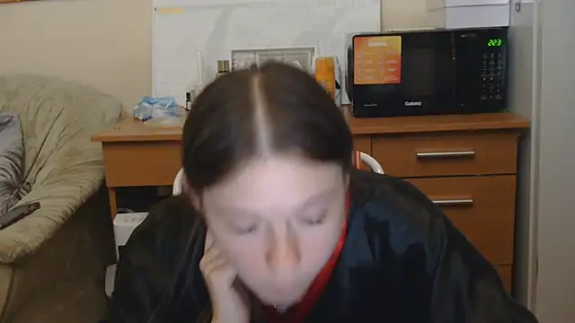 JessicaHolland1 online show from July 8, 2026, 5:50 pm