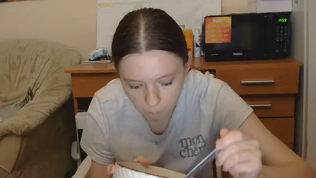 JessicaHolland1 online show from July 12, 2026, 6:43 pm