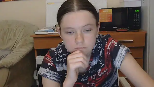 JessicaHolland1 online show from July 13, 2026, 5:49 pm