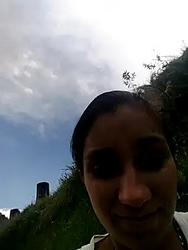 Snapshot of vegonicarouge chatting on April 14, 2026, 8:15 pm vegonicarouge online show from April 14, 2026, 8:15 pm