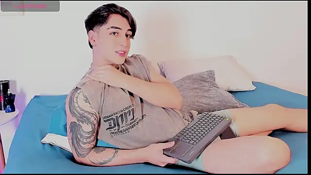 Thiago angel online show from May 12, 2026, 2:30 am