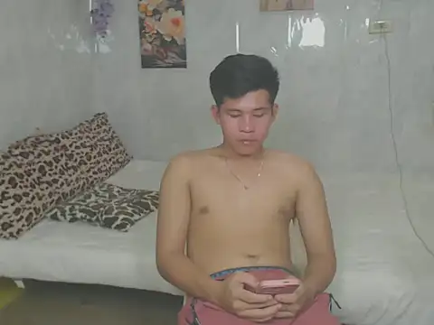 ur bigcockeziekiel online show from April 5, 2026, 4:59 pm