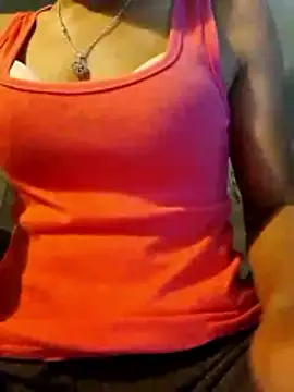 Snapshot of Mi-Tiffiny chatting on April 4, 2026, 2:58 pm Mi-Tiffiny online show from April 4, 2026, 2:58 pm