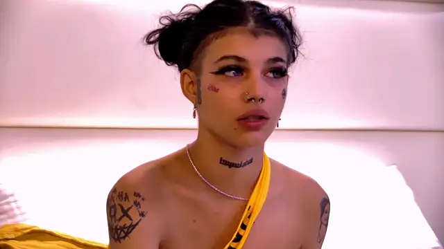 YasminnStorm online show from May 28, 2026, 4:21 am