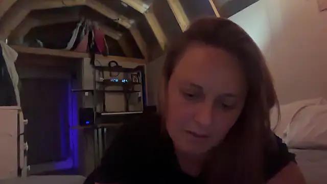 Snapshot of Threat24 chatting on April 6, 2026, 2:09 am Threat24 online show from April 6, 2026, 2:09 am