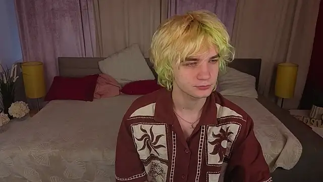 Snapshot of JameMilann chatting on April 6, 2026, 6:14 am JameMilann online show from April 6, 2026, 6:14 am