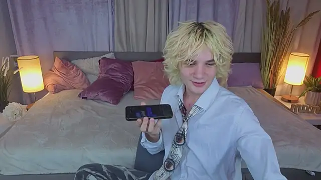 JameMilann online show from May 12, 2026, 8:28 pm