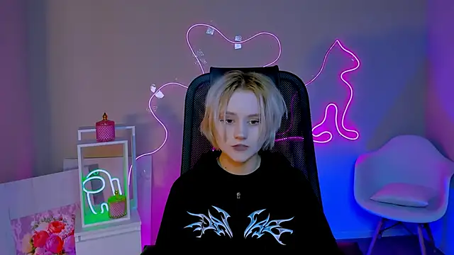 MicheleMarsh online show from April 15, 2026, 1:29 pm