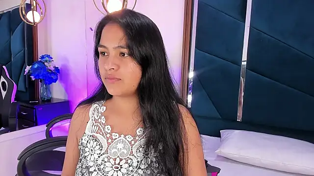 AprilMiiller online show from May 22, 2026, 12:22 pm