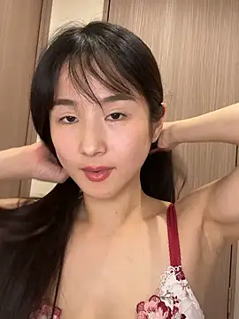 Hinako 0012 online show from May 11, 2026, 12:49 am