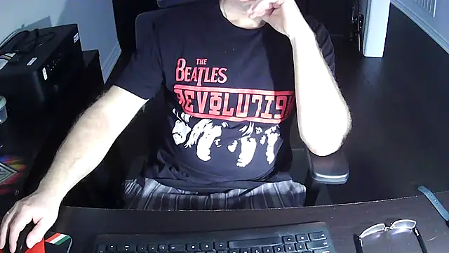 Snapshot of Shalun2000 chatting on April 12, 2026, 1:05 pm Shalun2000 online show from April 12, 2026, 1:05 pm