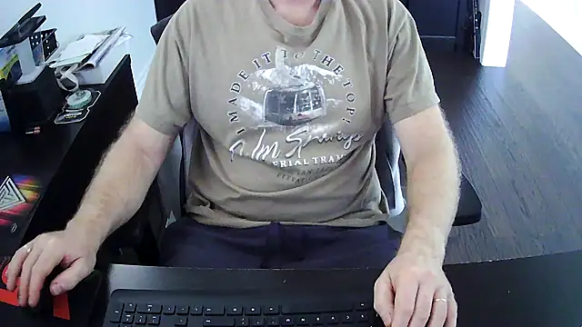 Shalun2000 online show from May 31, 2026, 1:07 pm