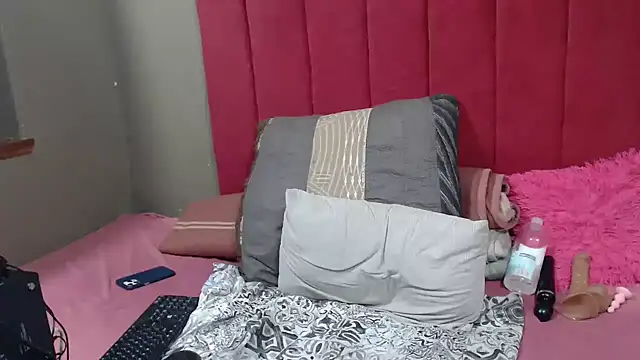 PinkyxGodess online show from April 28, 2026, 2:27 am