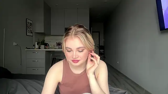 kirtova  online show from April 21, 2026, 9:04 am