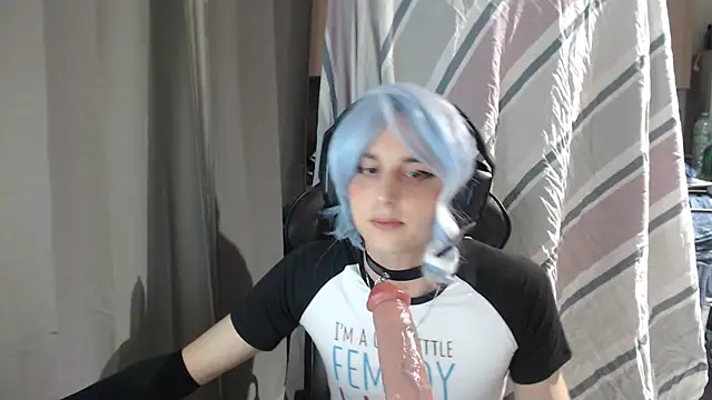 LuunaUwU online show from April 3, 2026, 9:57 pm