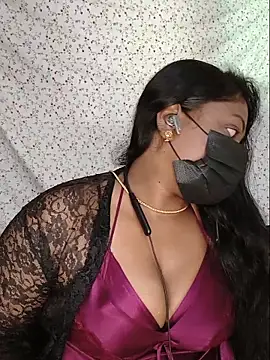 Romantic Woman online show from May 24, 2026, 8:08 am