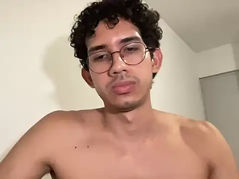 Domincmarles online show from April 4, 2026, 2:32 am