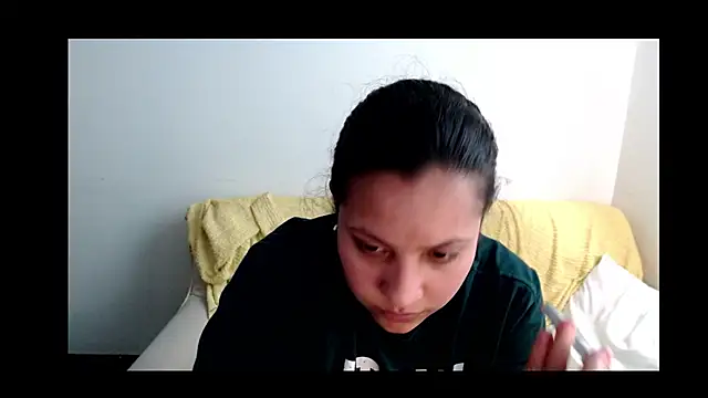 Emma Bunny1 online show from May 24, 2026, 6:46 pm