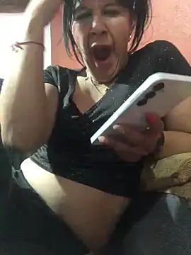 Laacoluu online show from May 30, 2026, 3:14 am