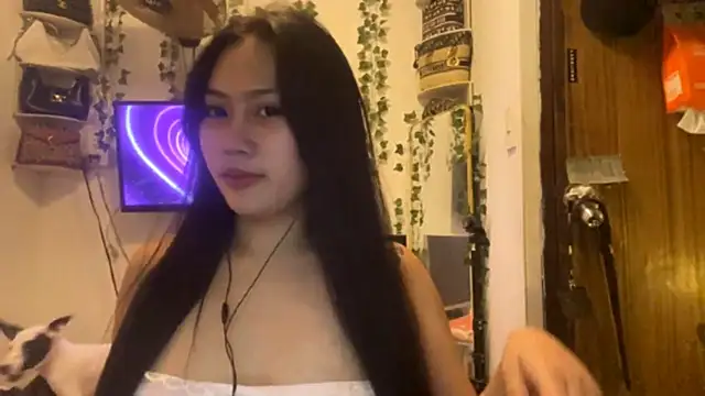 Snapshot of GlindaDejardin chatting on April 8, 2026, 5:13 pm GlindaDejardin online show from April 8, 2026, 5:13 pm