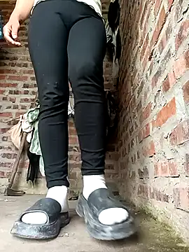 Snapshot of Ya-kun- chatting on April 4, 2026, 8:12 am Ya-kun- online show from April 4, 2026, 8:12 am