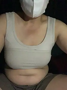 Snapshot of candy-beo chatting on July 5, 2026, 6:26 pm candy-beo online show from July 5, 2026, 6:26 pm