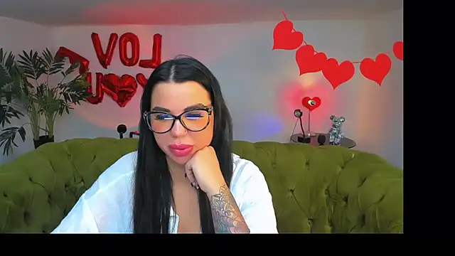 Snapshot of Salty__Queen chatting on April 7, 2026, 6:47 am Salty Queen online show from April 7, 2026, 6:47 am