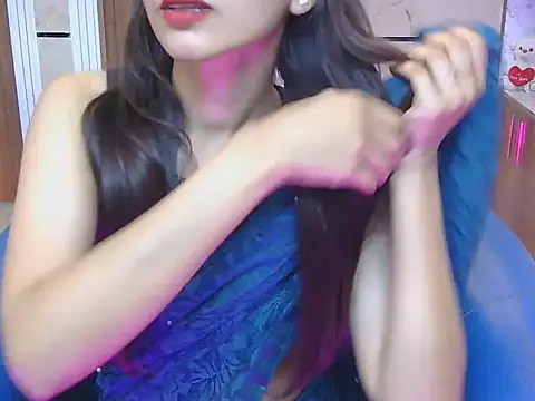 sweeet-Doll online show from April 10, 2026, 5:01 am