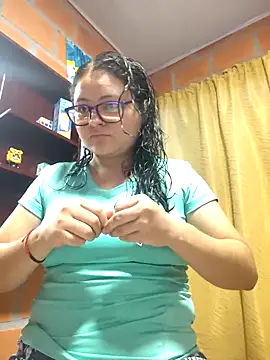 Snapshot of Dark_Cherry20 chatting on April 8, 2026, 1:38 am Dark Cherry20 online show from April 8, 2026, 1:38 am