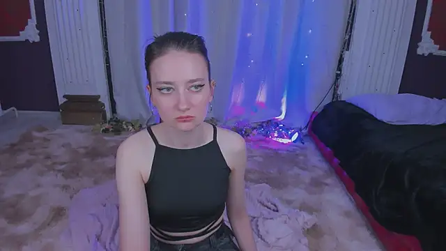 Snapshot of _SummerLila chatting on April 7, 2026, 1:33 pm SummerLila online show from April 7, 2026, 1:33 pm