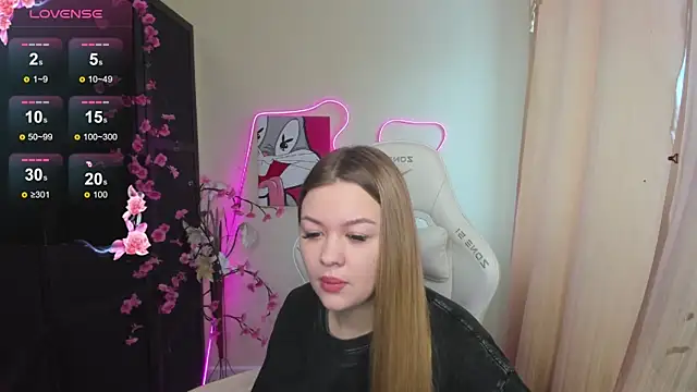 AmeliePeach online show from April 7, 2026, 1:28 am