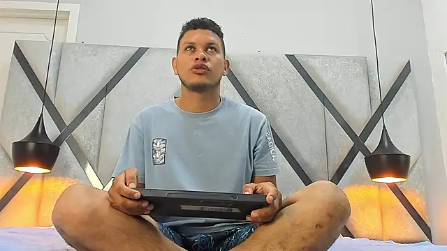 NohaBrooks online show from April 5, 2026, 12:02 pm